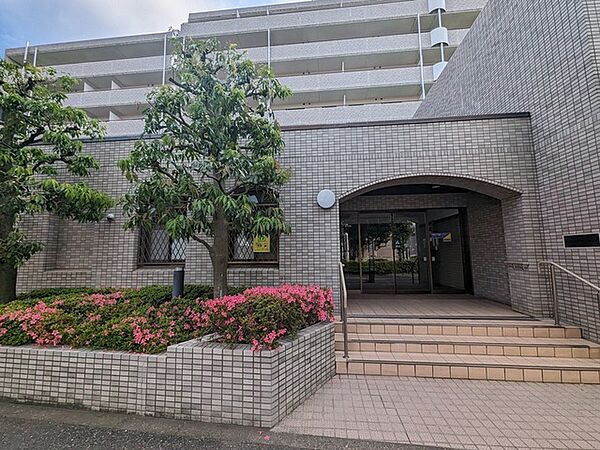駅徒歩4分。マイカーを持たない選択をする方、増えてます。