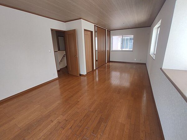 2階部分のお部屋の日当たりは、ご覧の通り明るいです。