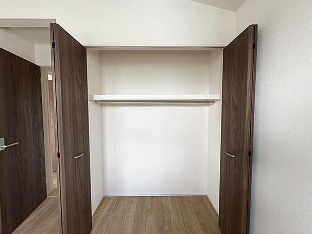 部屋ごとに設けた収納は、住みやすさへのこだわり。