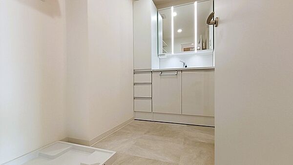 お風呂に入る前、心も体もふっと一息つける「静けさの入り口」。