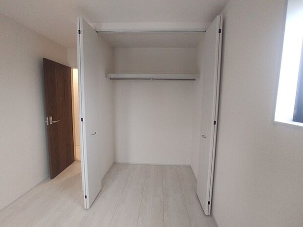 部屋ごとに設けた収納は、住みやすさへのこだわり。 
