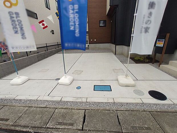 ゆったり駐車スペース、2台可。
