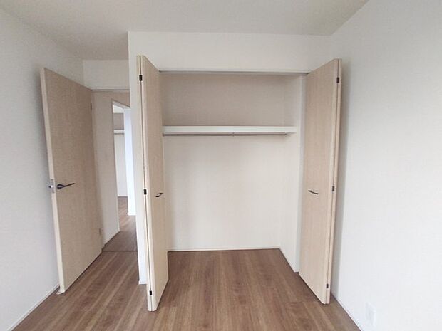 子供部屋にも嬉しい全居室収納スペース。