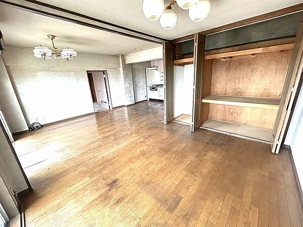 太陽の恵みを感じる、温もりと明るさにあふれたお部屋。