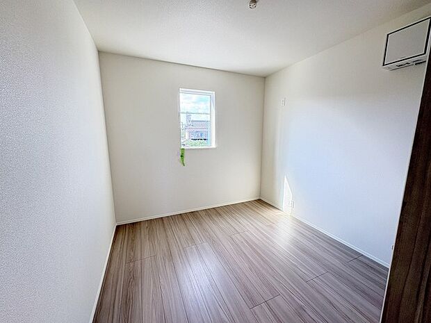子供部屋には丁度良い洋室。サイズは5.2帖。