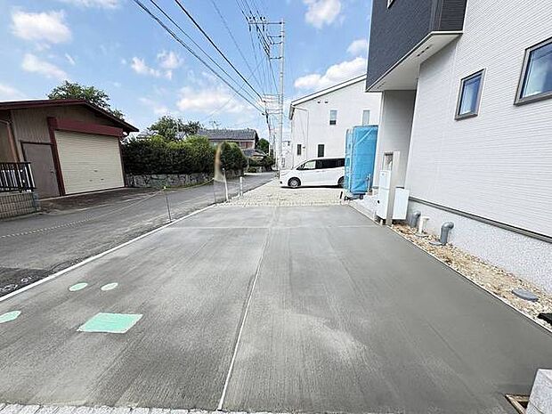 幅員こそやや狭くても、その分交通量が少なくて安心。