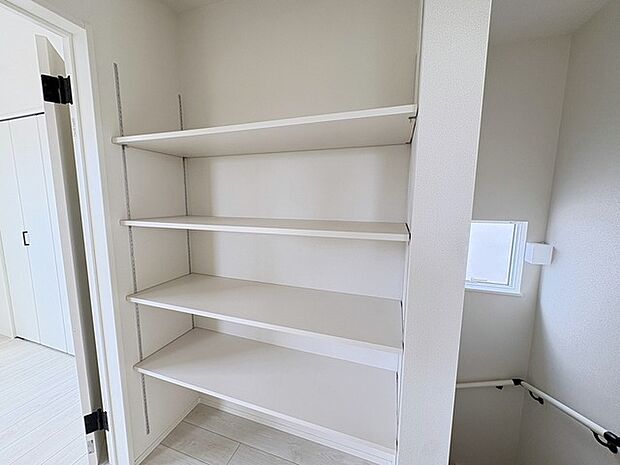 全居室はもちろん、共用スペース収納もあり、すっきり片づけて広く使えます。