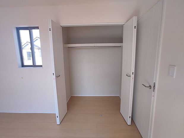 部屋ごとに設けた収納は、住みやすさへのこだわり。