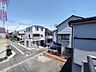 その他：あたり一帯に住宅が広がる立地、住宅地ならではのロケーション。 