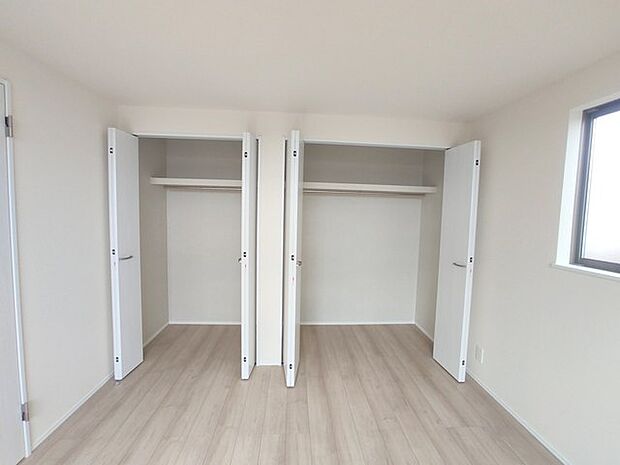 部屋ごとに設けた収納は、住みやすさへのこだわり。 
