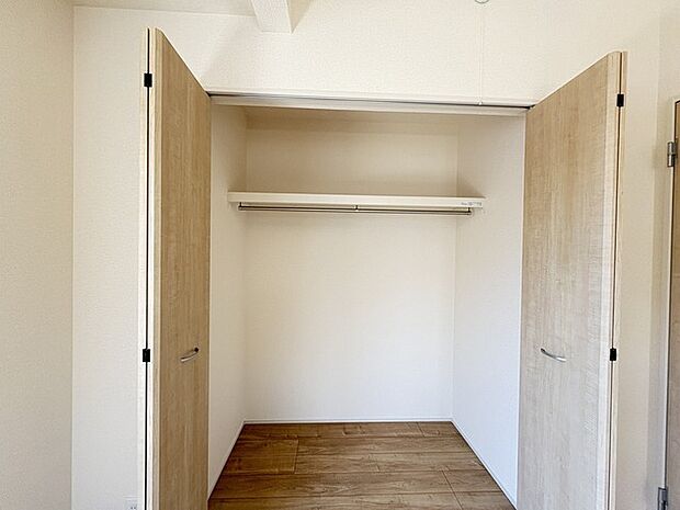たっぷり収納で、お部屋の中はいつもキレイに片付きそうですね。