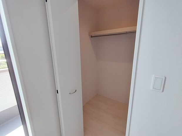 たっぷり収納で、お部屋の中はいつもキレイに片付きそうですね。