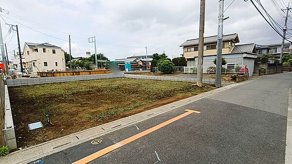 幅員こそやや狭くても、その分交通量が少なくて安心。