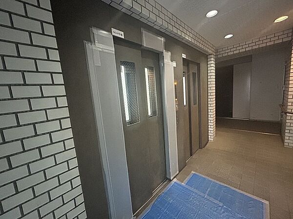 エレベーター2基ついてます。