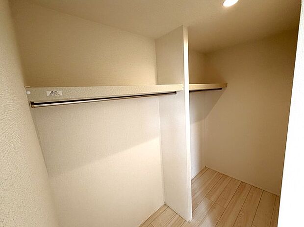 ウォークインクローゼットのある住まいで収納上手な生活。 