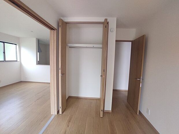 部屋ごとに設けた収納は、住みやすさへのこだわり。 