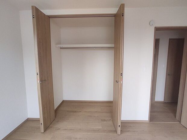 たっぷり収納で、お部屋の中はいつもキレイに片付きそうですね。
