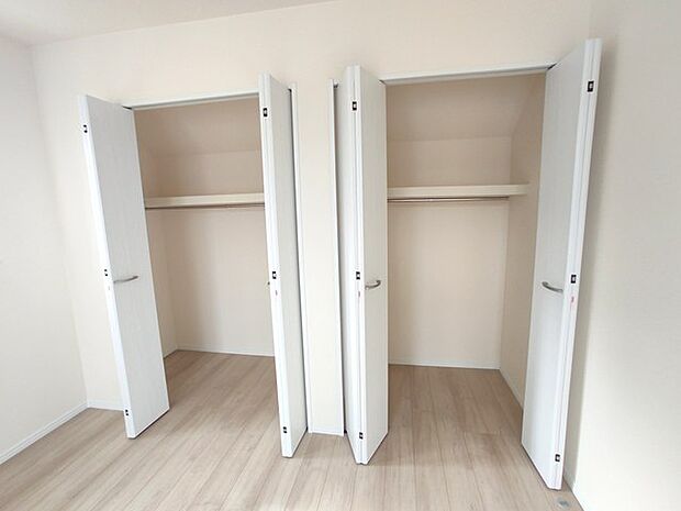 たっぷり収納で、お部屋の中はいつもキレイに片付きそうですね。