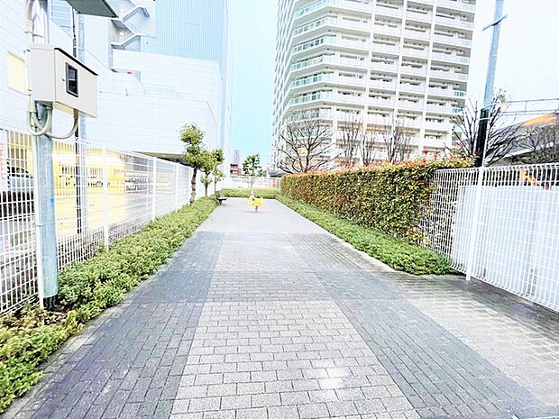 上落合一丁目第一公園(650m)