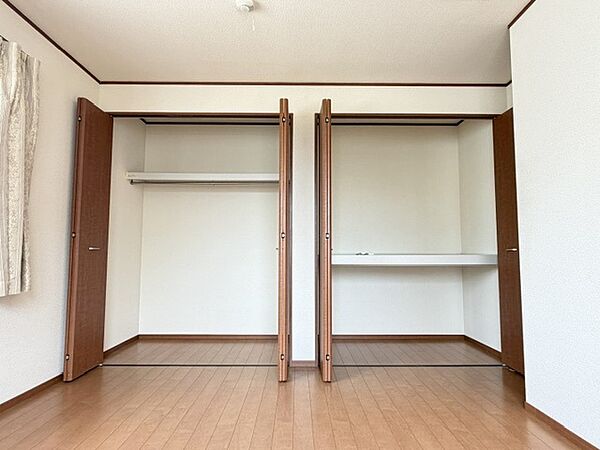 部屋ごとに設けた収納は、住みやすさへのこだわり。