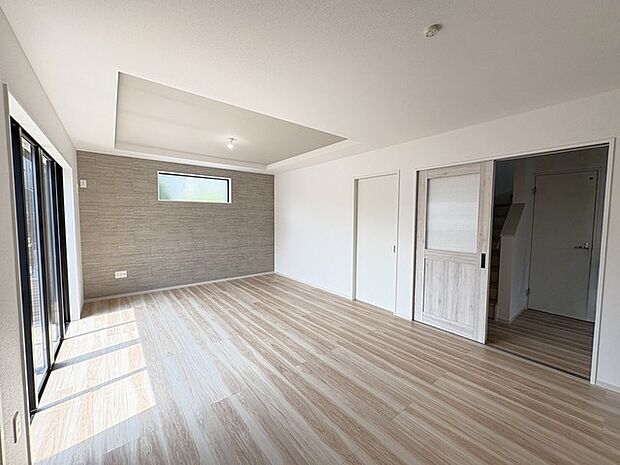 天井高を高くするための一工夫、折り上げ天井。開放感に包まれます。