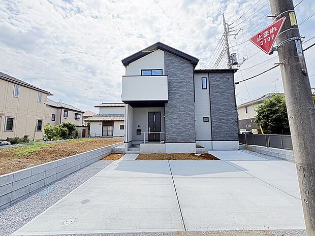 当分譲地はこちらの一棟のみの現場となります。ご覧になれますので、お気軽にお問い合わせください。