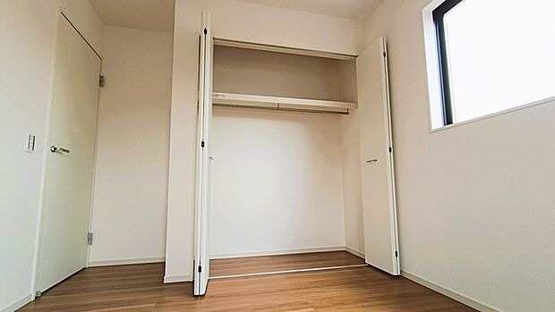 部屋ごとに設けた収納は、住みやすさへのこだわり。 