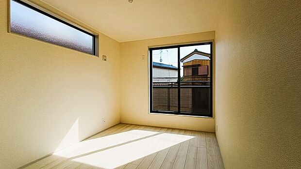 2階部分のお部屋の日当たりは、ご覧の通り明るいです。