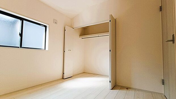 たっぷり収納で、お部屋の中はいつもキレイに片付きそうですね。