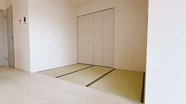 お子様にとっていいお昼寝空間になる和室は、ぜひリビングのお隣で。