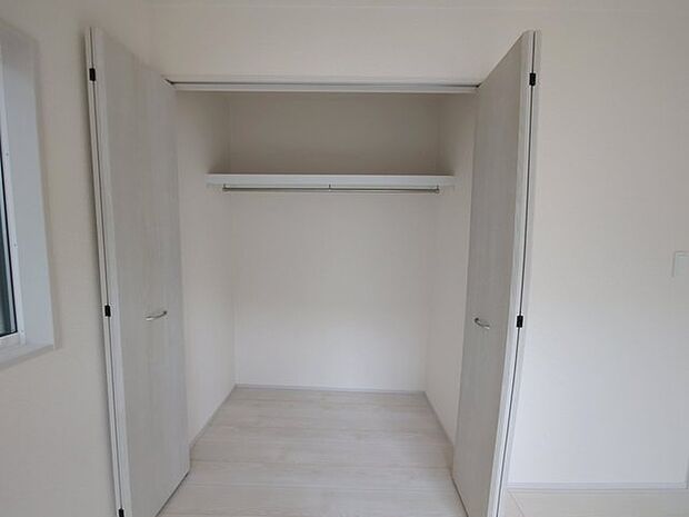 たっぷり収納で、お部屋の中はいつもキレイに片付きそうですね。 