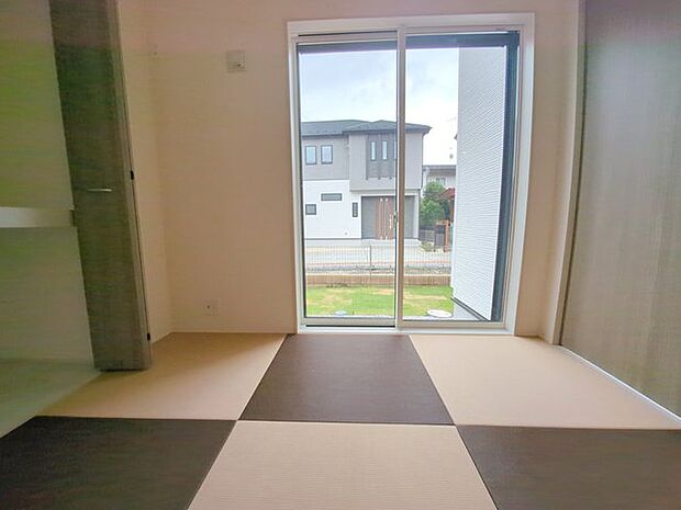 お子様にとっていいお昼寝空間になる和室は、ぜひリビングのお隣で。 