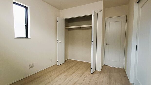部屋ごとに設けた収納は、住みやすさへのこだわり。