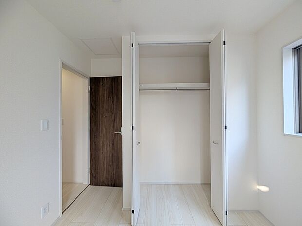 部屋ごとに設けた収納は、住みやすさへのこだわり。