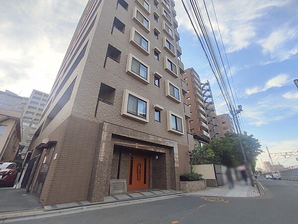 最寄り駅が徒歩6分。駅近に住めば、家族そろった朝食タイムがさらに楽しく。