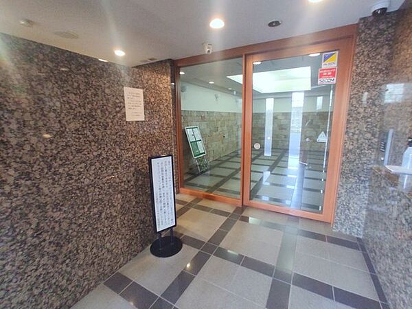 駅徒歩6分。マイカーを持たない選択をする方、増えてます。