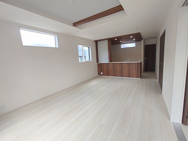 天井が高くなって開放感を感じる折り上げ天井。居住者が快適に暮らすための工夫がここにも見つかりました。 