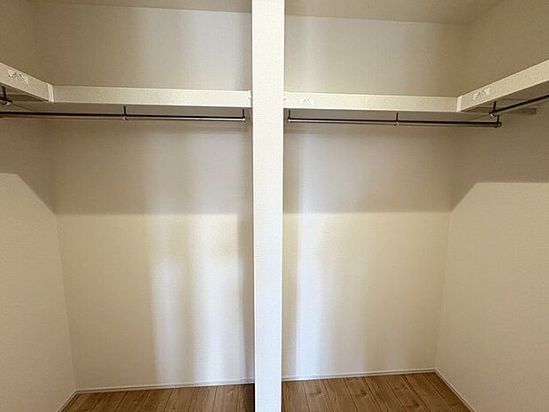 多趣味のご家族にも嬉しい、ウォークインクローゼット。 