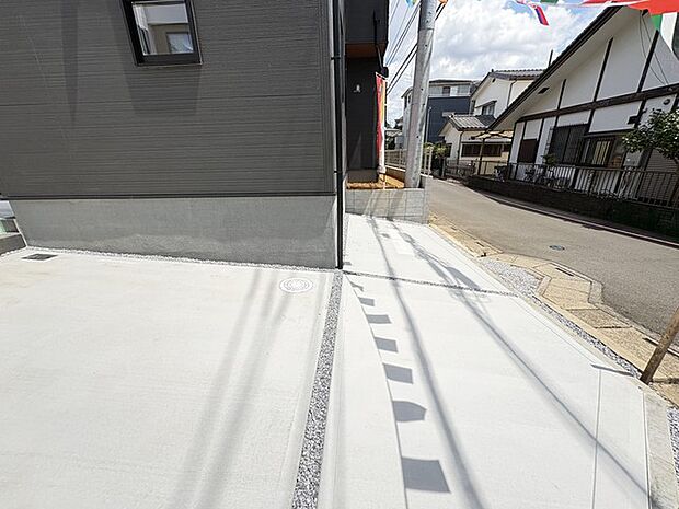 ゆったり駐車スペース、2台可。 