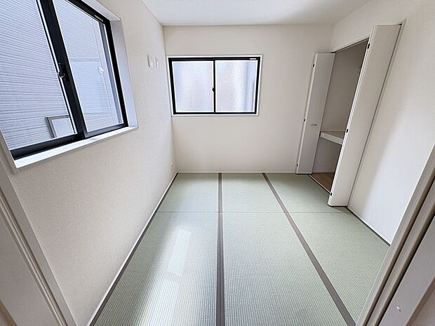 お子様にとっていいお昼寝空間になる和室は、ぜひリビングのお隣で。