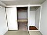 収納：和室にはやっぱり押入れですね。