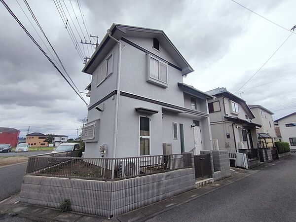 風通し・日当たりに優れる角地。開放感をお楽しみください。