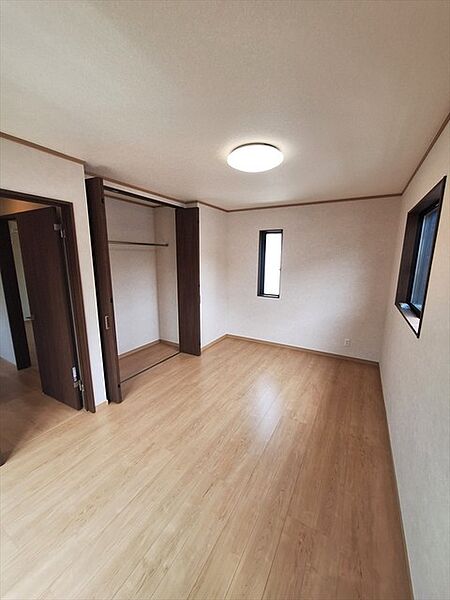 全居室収納スペース付きの物件です。