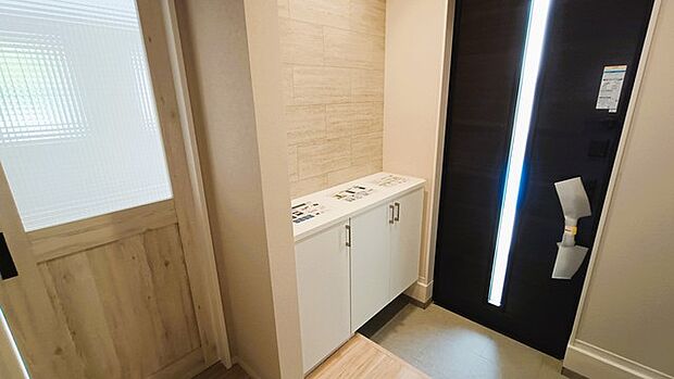 上質な質感と色調を組み合わせた空間は、訪れる人を穏やかな気持ちで迎え入れてくれます。