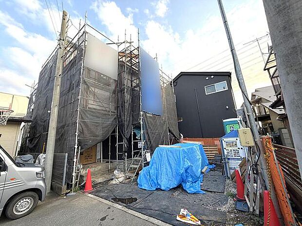 住宅性能評価取得と税制優遇のある長期優良住宅、低炭素建築物認定物件です。 耐震等級は最も高い等級3を取得しました。 