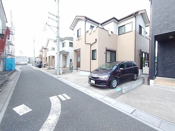 幅員こそやや狭くても、その分交通量が少なくて安心。