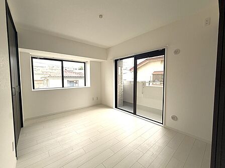 しっかり広さのあるお部屋は寝室にも〇
