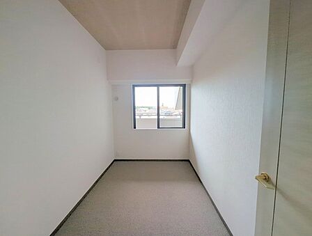 たっぷりの陽光と、心地よい風が舞い込みます。