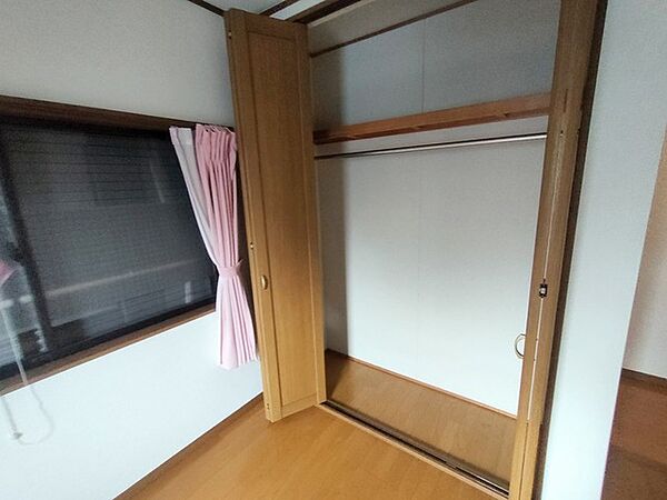 全居室収納スペース付きの物件です。