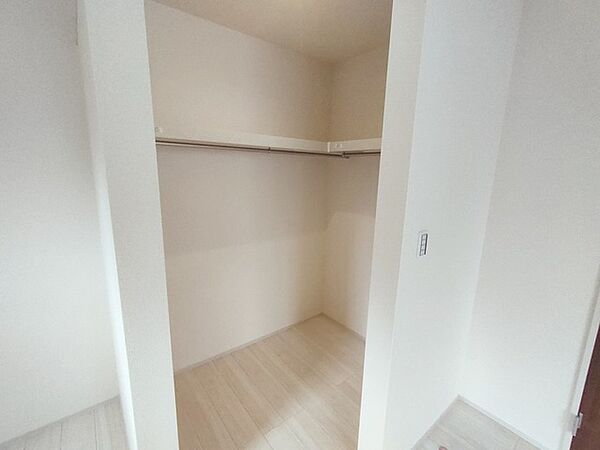 ウォークインクローゼットのある住まいで収納上手な生活。